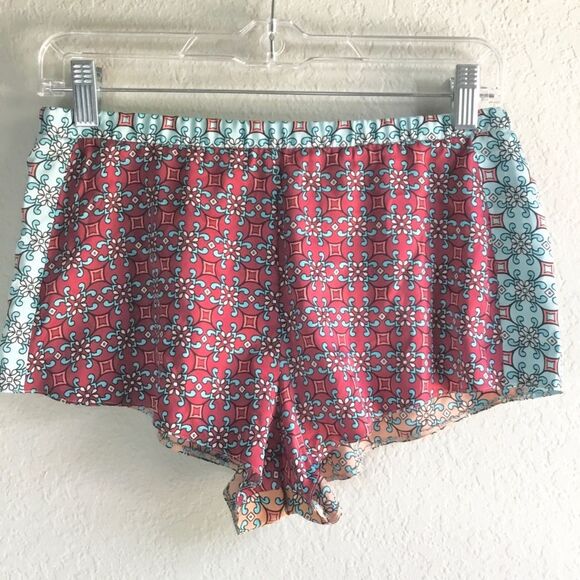 Victoria Secret satin feel shorts  intimates pajama sleepwear - Picture 1 of 8